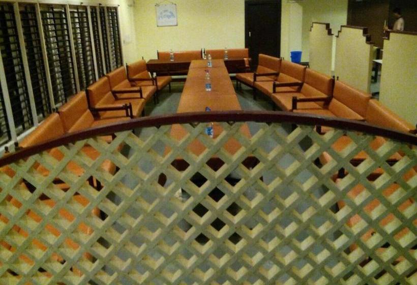 فندق Navaratna Palace