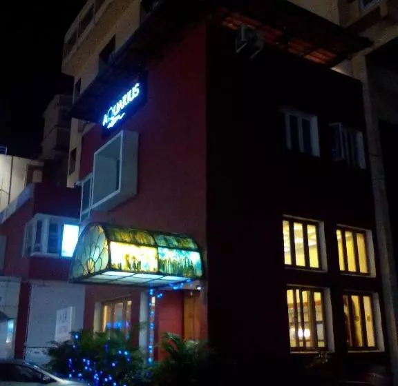 Hotelli Navaratna Palace