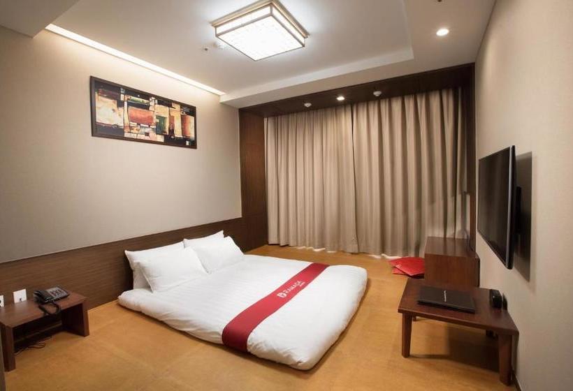 هتل Ramada By Wyndham Jeonju