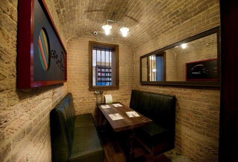 בית מלון כפרי The Golden Hope Wetherspoon