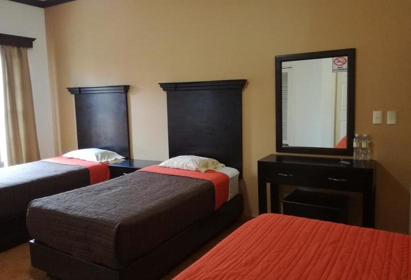 هتل Y Plaza Jalpan