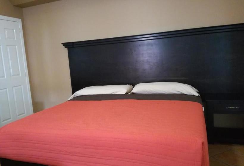 هتل Y Plaza Jalpan