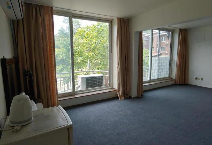 מוטל Bandal Book & Stay