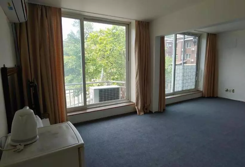 مُتل Bandal Book & Stay