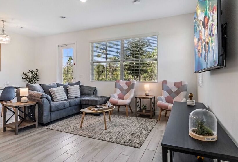 1080 Plantation Lane