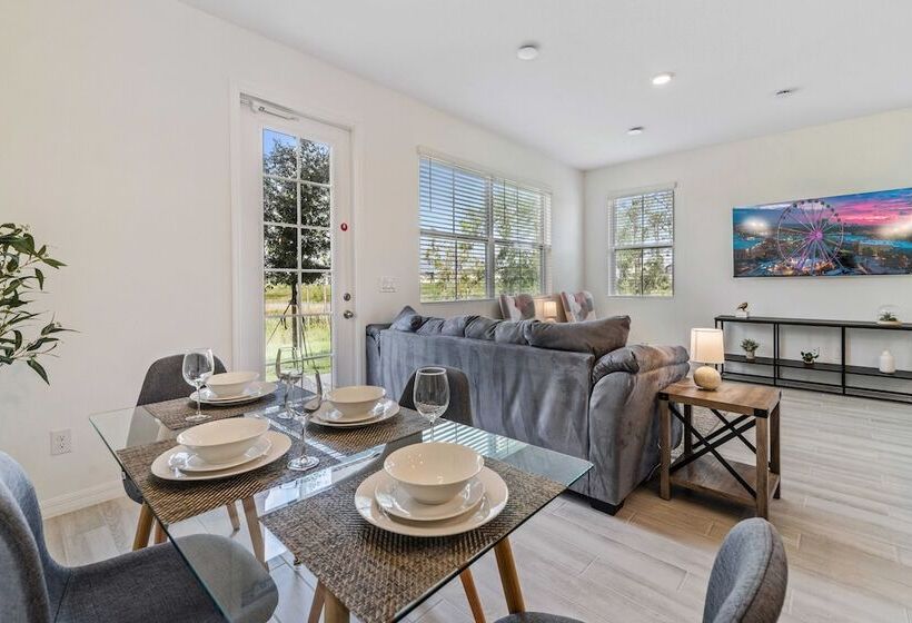 1080 Plantation Lane