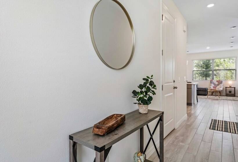 1080 Plantation Lane