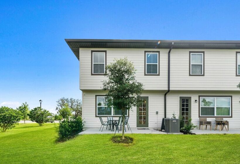 1080 Plantation Lane