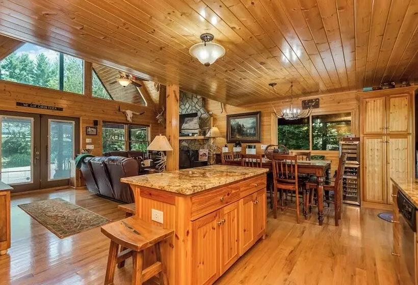 Appalachian Mtn Cabin Near New River State Park!