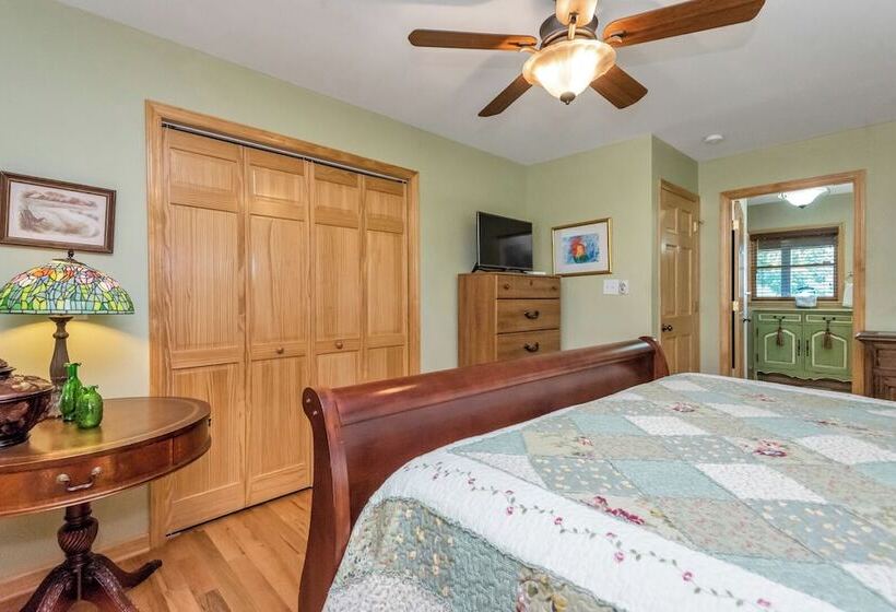 Appalachian Mtn Cabin Near New River State Park!