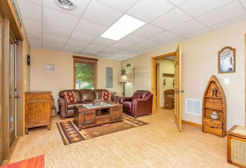 Appalachian Mtn Cabin Near New River State Park!