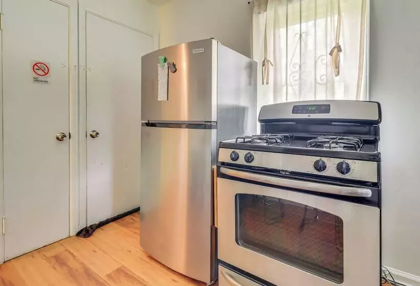 Charming & Pet Friendly Home In Detroit W/ Yard!