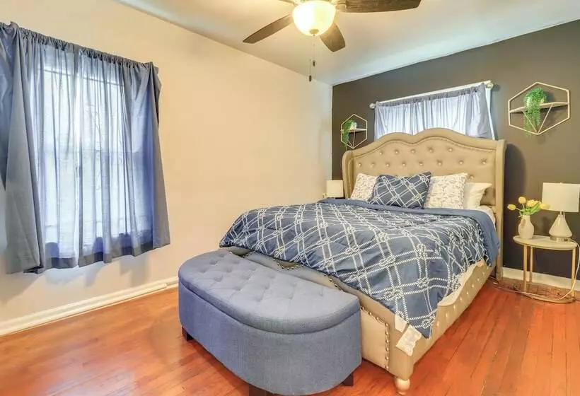 Charming & Pet Friendly Home In Detroit W/ Yard!