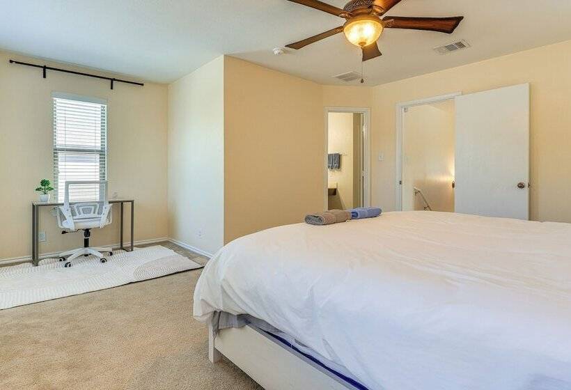 Colorful Kyle Home W/ Pool Access: Pets Welcome!