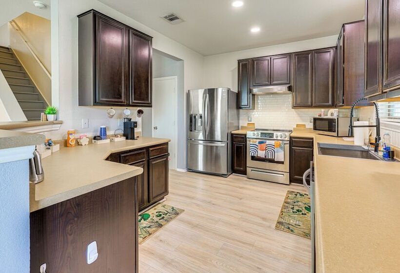 Colorful Kyle Home W/ Pool Access: Pets Welcome!