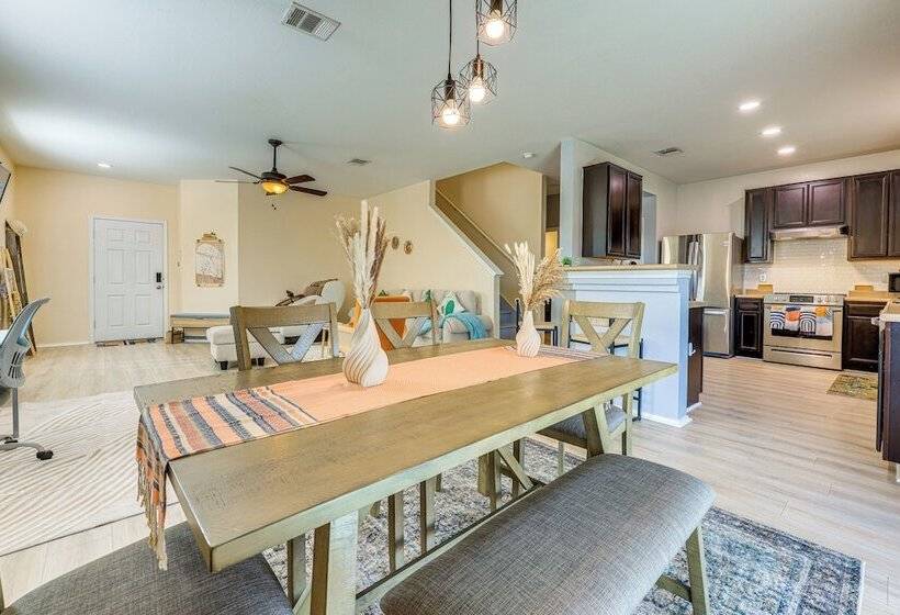 Colorful Kyle Home W/ Pool Access: Pets Welcome!