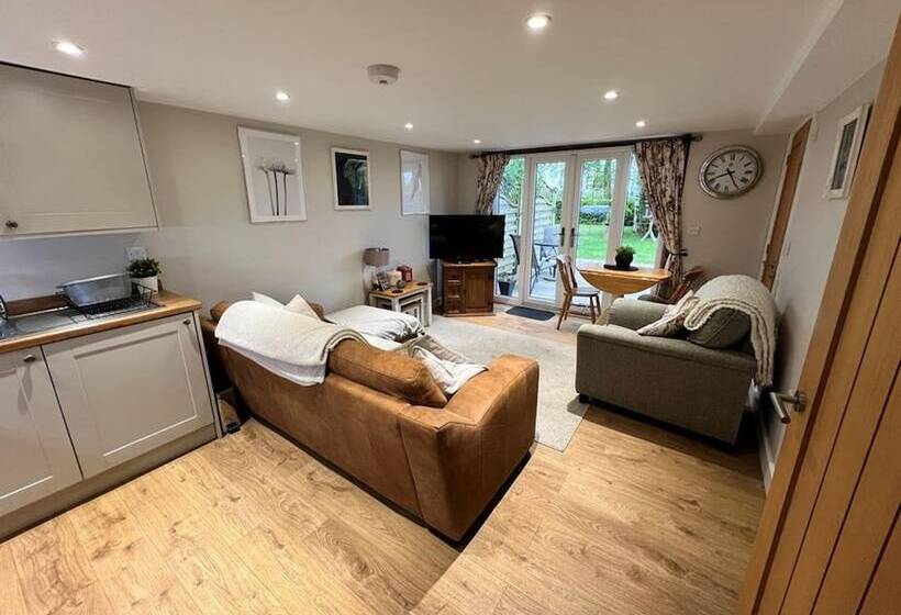 Rural Cottage Full Kitchen Pets Ok Paddock