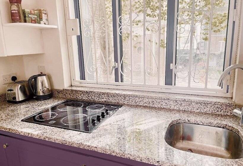 هتل Heart Of London Suites