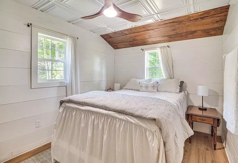 Isle La Motte Cabin ~ 3 Mi To Lake Champlain!