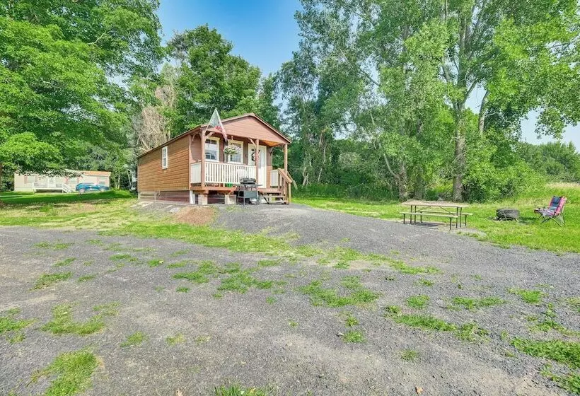 Isle La Motte Cabin ~ 3 Mi To Lake Champlain!