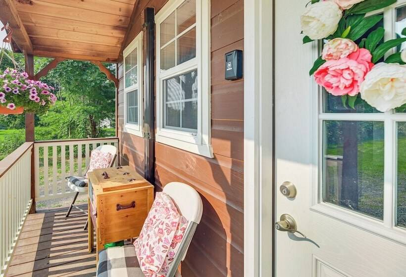 Isle La Motte Cabin ~ 3 Mi To Lake Champlain!