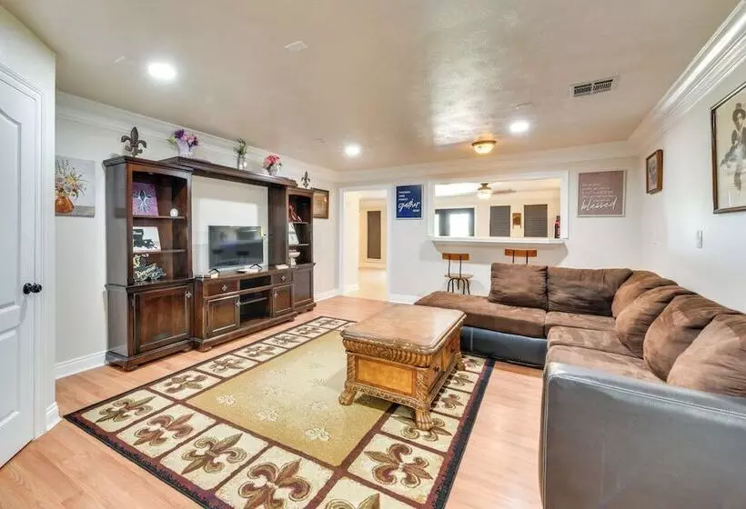 Group Friendly Louisana Hideaway: Hunt & Fish!