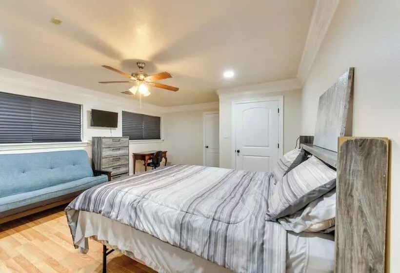 Group Friendly Louisana Hideaway: Hunt & Fish!