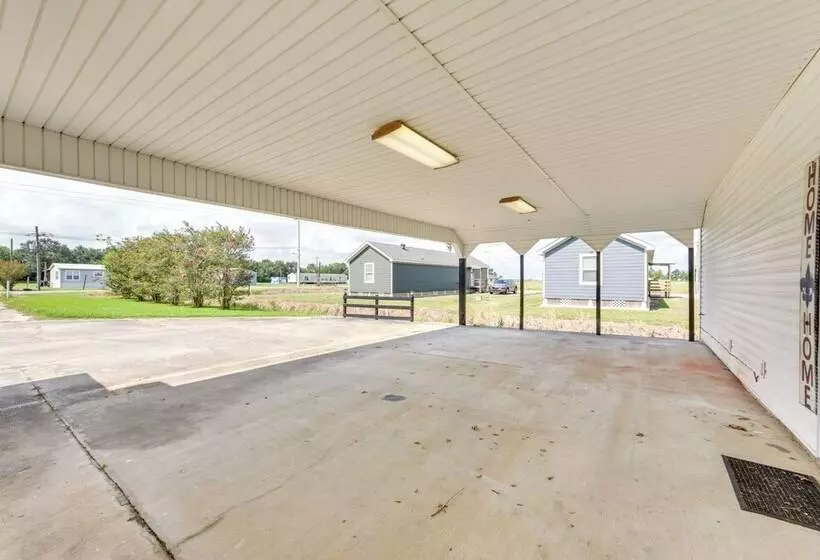 Group Friendly Louisana Hideaway: Hunt & Fish!