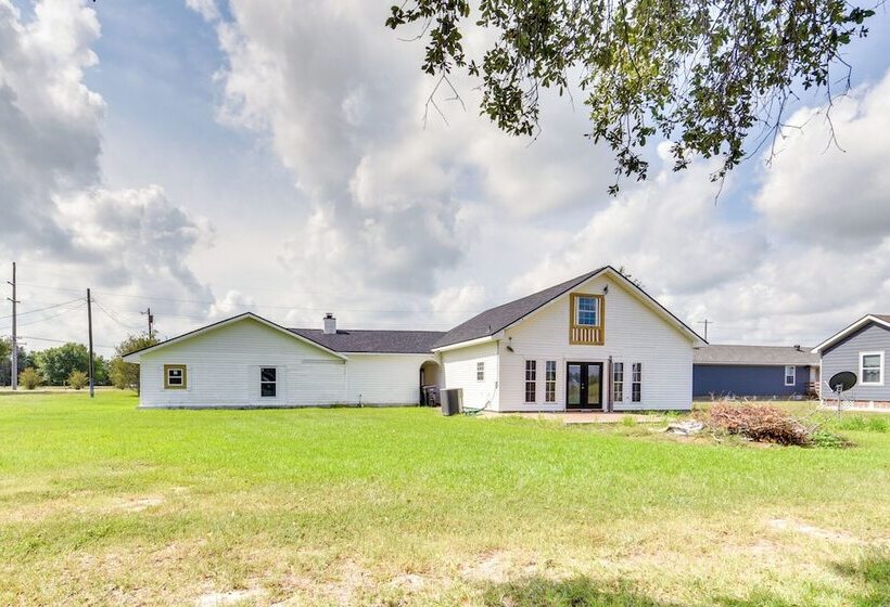 Group Friendly Louisana Hideaway: Hunt & Fish!