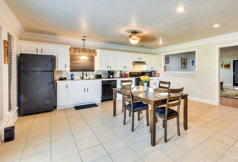 Group Friendly Louisana Hideaway: Hunt & Fish!