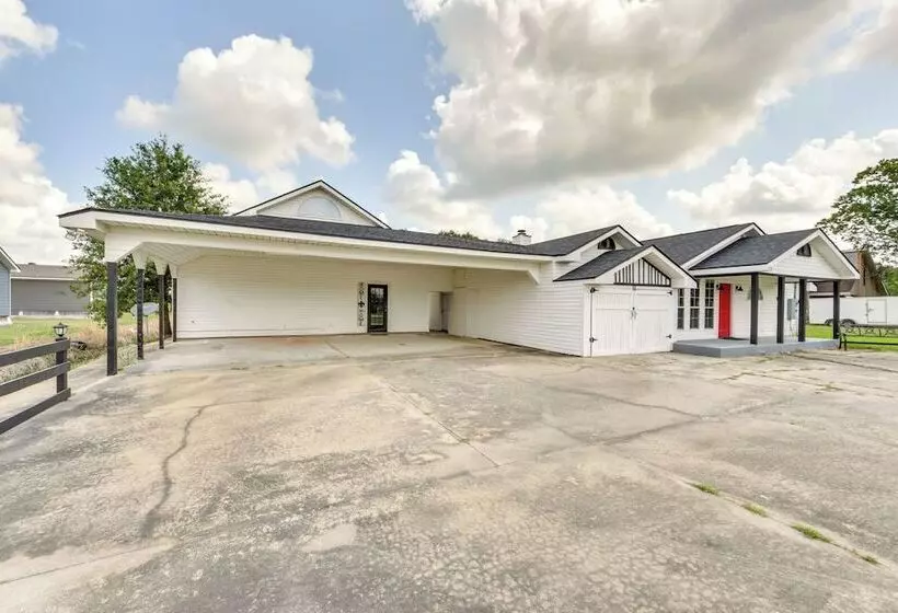 Group Friendly Louisana Hideaway: Hunt & Fish!