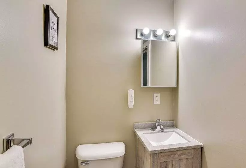 5 Mi To Warren Dunes   Secluded Sawyer Home!