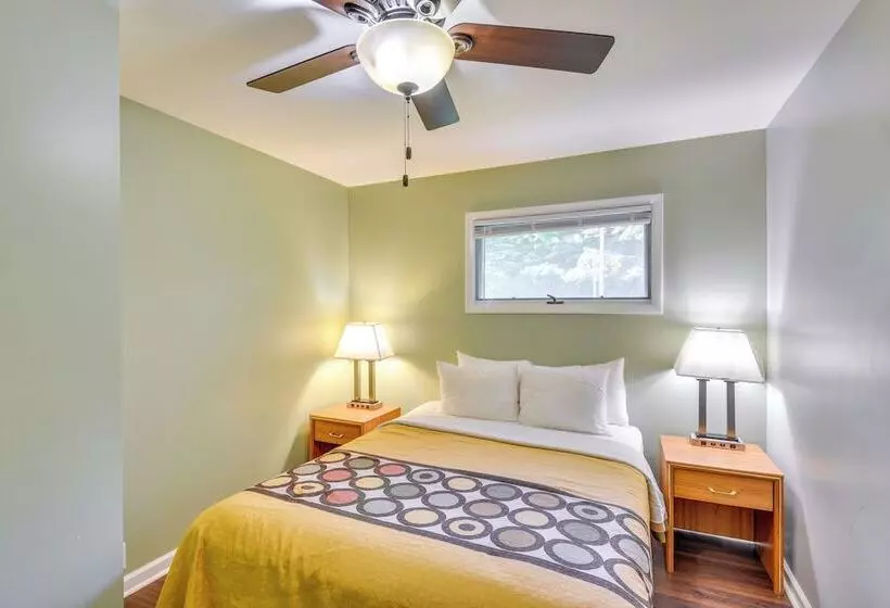 5 Mi To Warren Dunes   Secluded Sawyer Home!