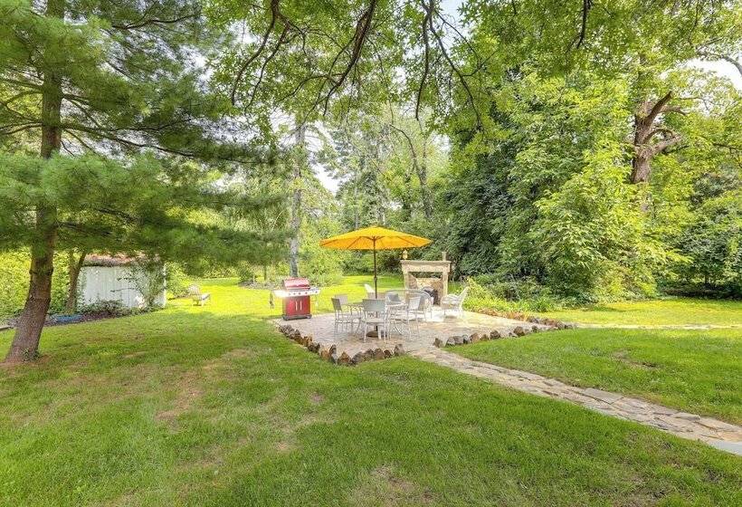 Princeton Home W/ Patio: Pets Welcome!