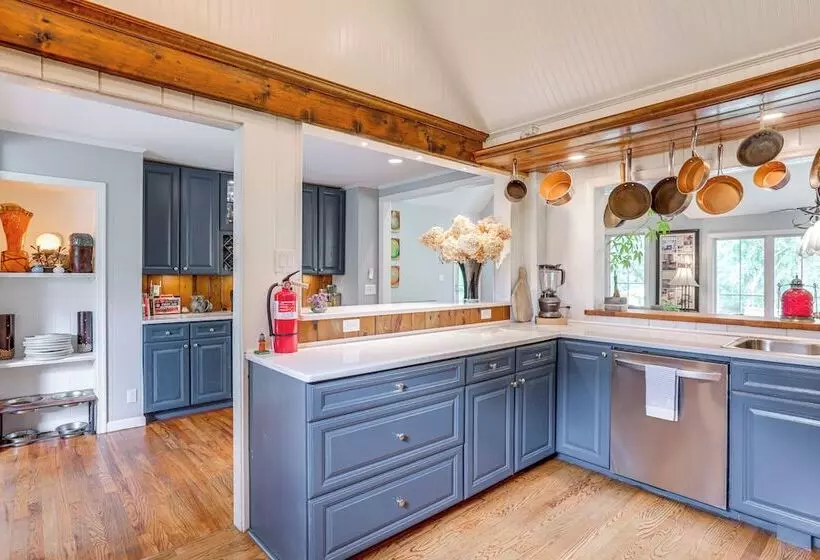 Princeton Home W/ Patio: Pets Welcome!