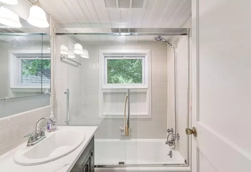 Princeton Home W/ Patio: Pets Welcome!