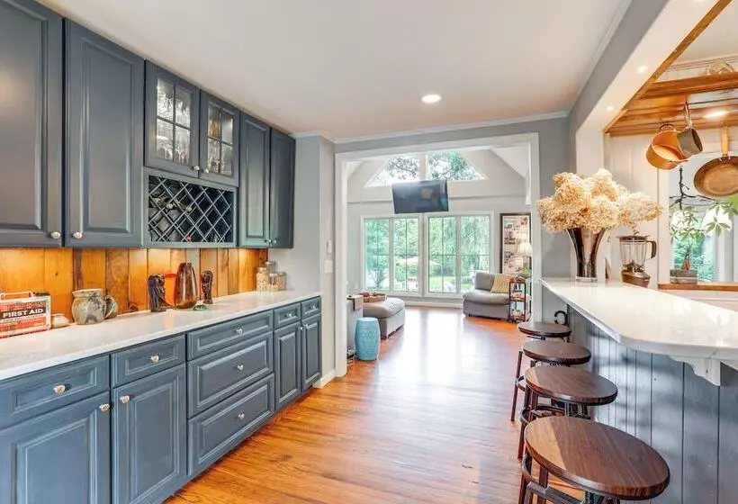 Princeton Home W/ Patio: Pets Welcome!