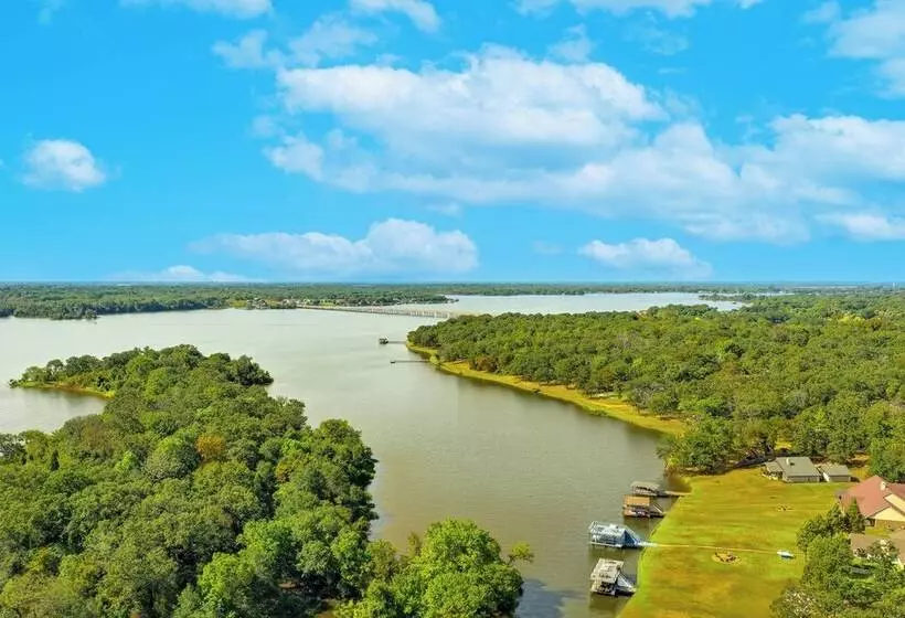 Rhodes Retreat W/ Dock On Cedar Creek Lake!