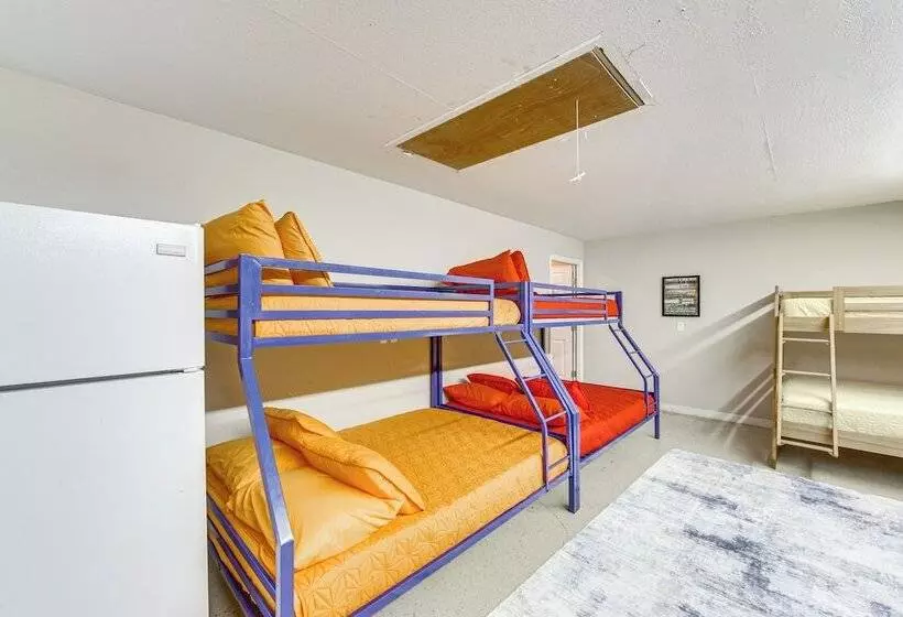 Rhodes Retreat W/ Dock On Cedar Creek Lake!