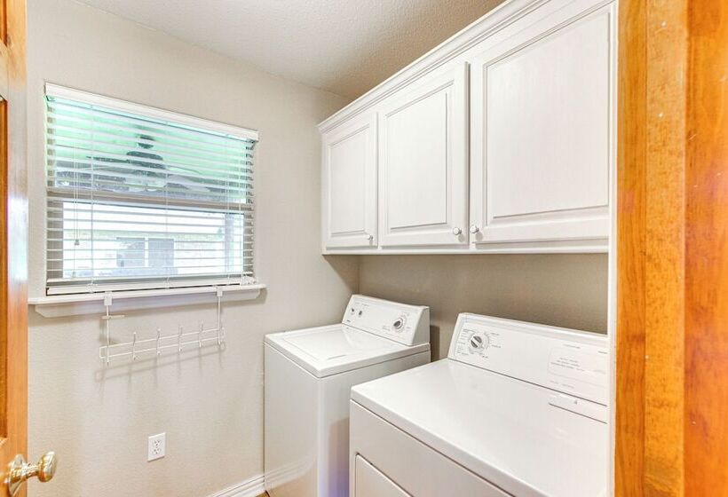 Rhodes Retreat W/ Dock On Cedar Creek Lake!