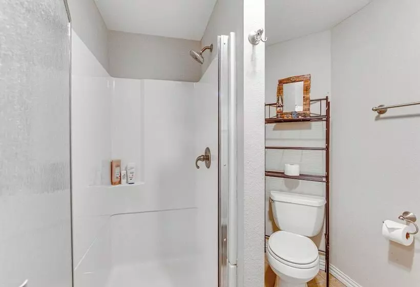 Rhodes Retreat W/ Dock On Cedar Creek Lake!