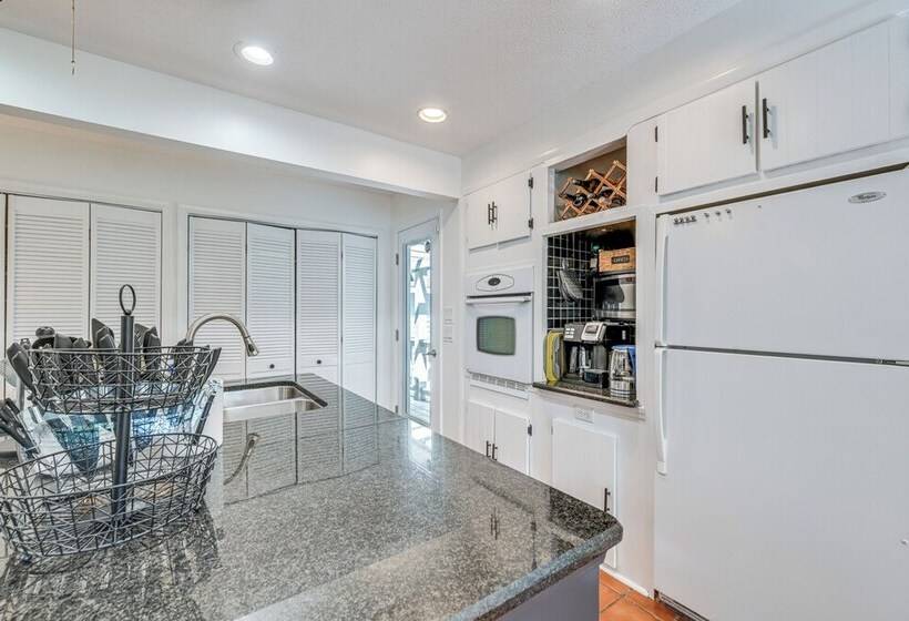 Waterfront Urbanna Home W/ Private Dock & Pool