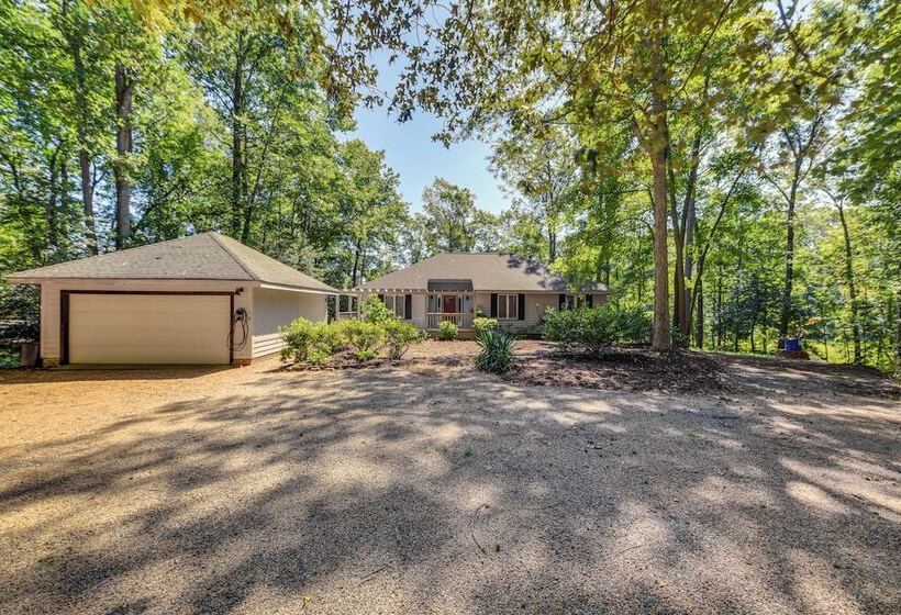 Waterfront Urbanna Home W/ Private Dock & Pool