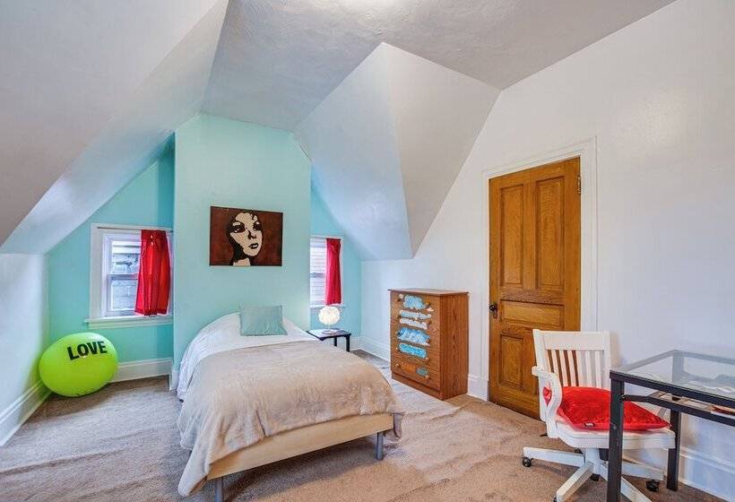 Walk To Highland Park: Artsy Pittsburgh Retreat!