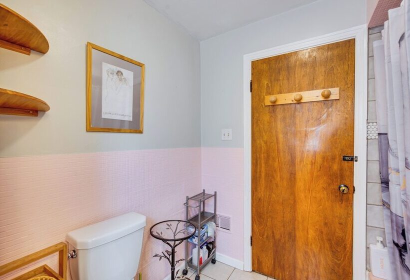 Walk To Highland Park: Artsy Pittsburgh Retreat!