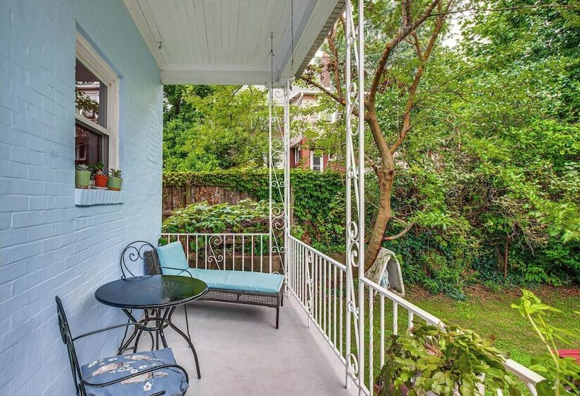 Walk To Highland Park: Artsy Pittsburgh Retreat!