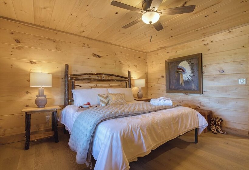 Birch Lodge By Avantstay Indoor Pool, Theater, Game Room & Stunning Views!