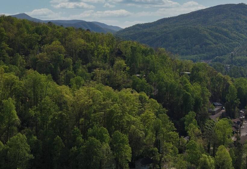 Birch Lodge By Avantstay Indoor Pool, Theater, Game Room & Stunning Views!