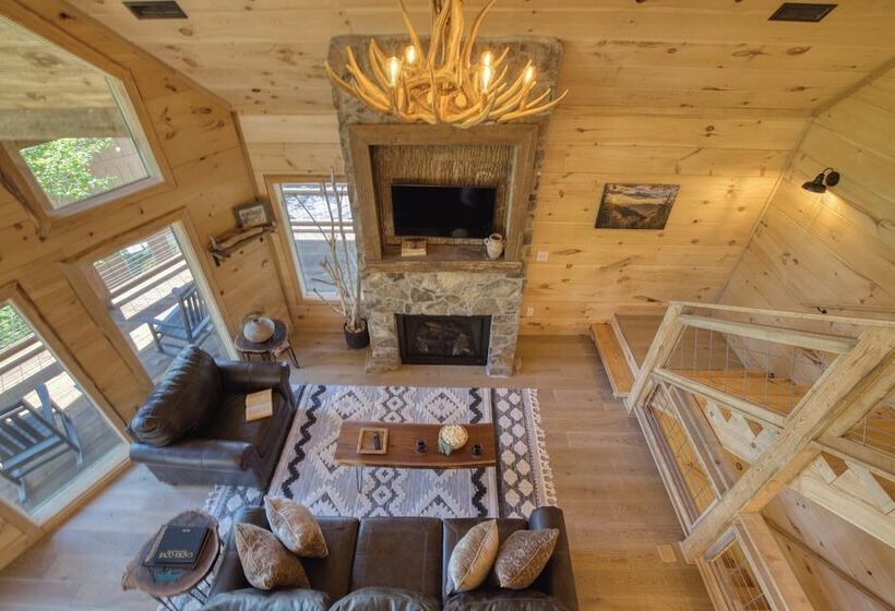 Birch Lodge By Avantstay Indoor Pool, Theater, Game Room & Stunning Views!