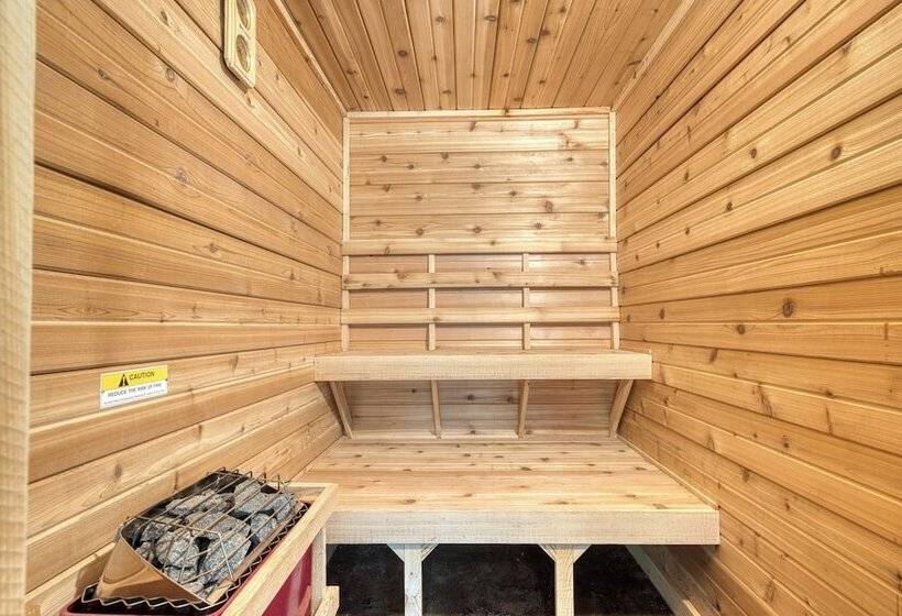 Birch Lodge By Avantstay Indoor Pool, Theater, Game Room & Stunning Views!